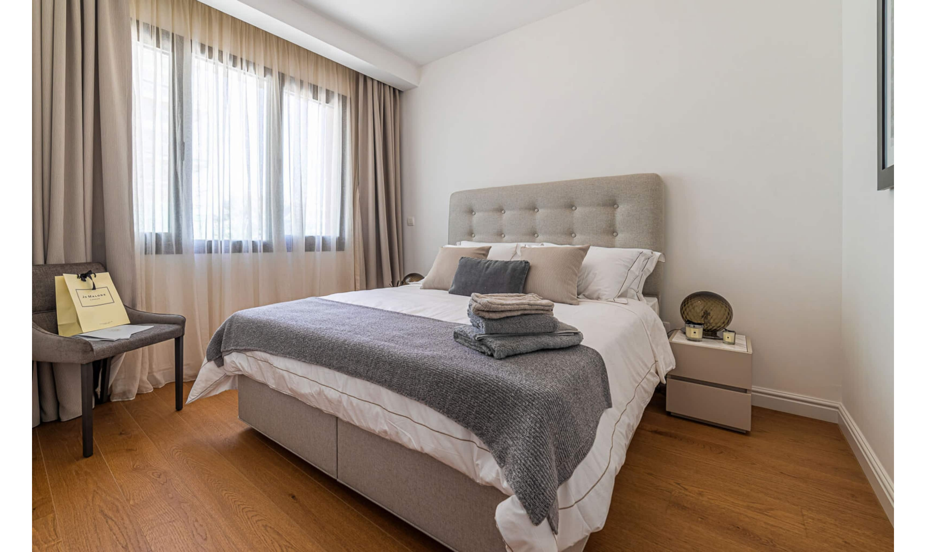 section hero slider slide background